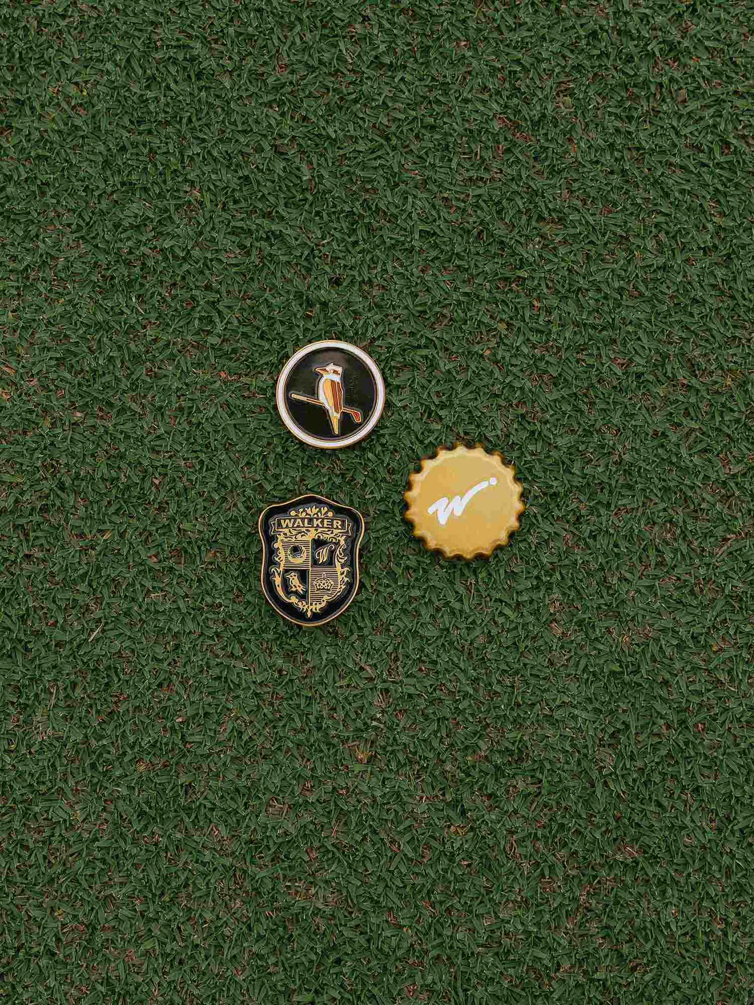 Ball Marker Crest 3 Pack - Black / Green / Brushed Gold - Image 4