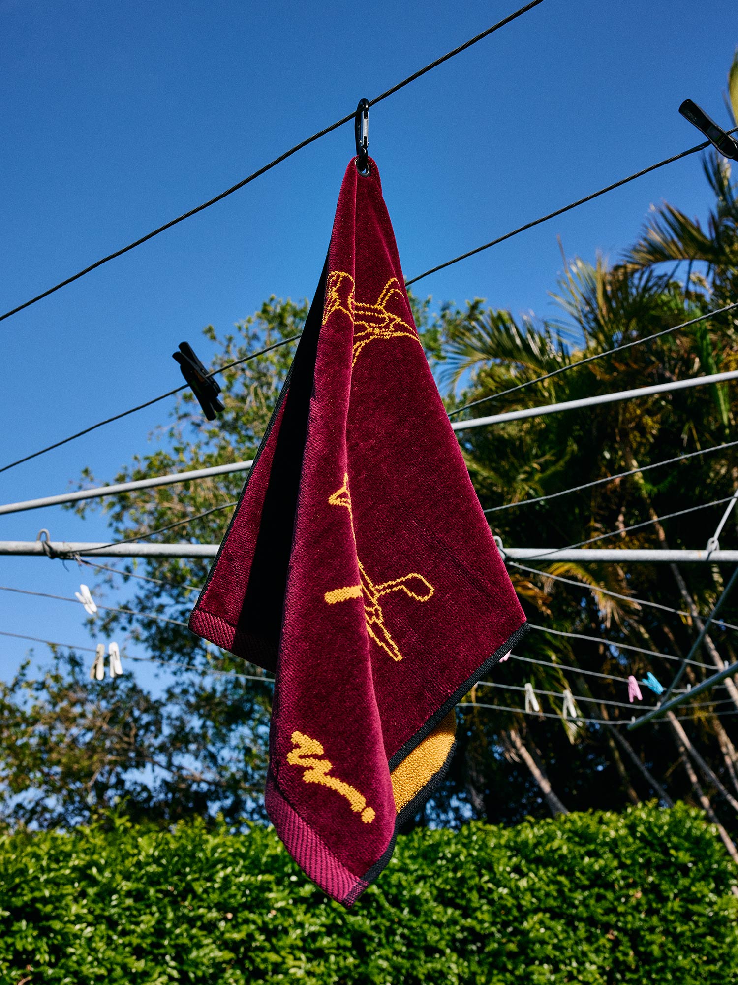 Kooka Icon Towel Merlot / Gold - Image 5